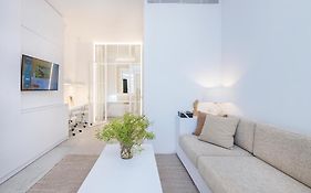 Bhost - Lumiere Suites